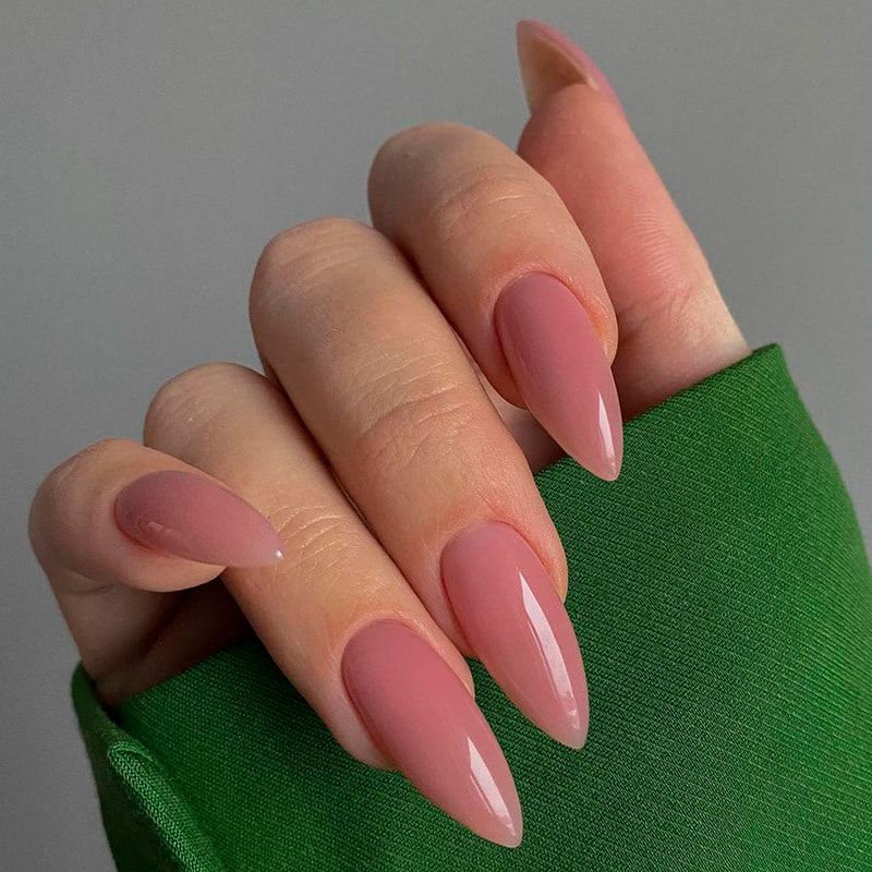 Компанія Elegant Touch заснувала це свято на своїй любові до нігтів та допомогти своїм клієнтам виражати свою індивідуальність