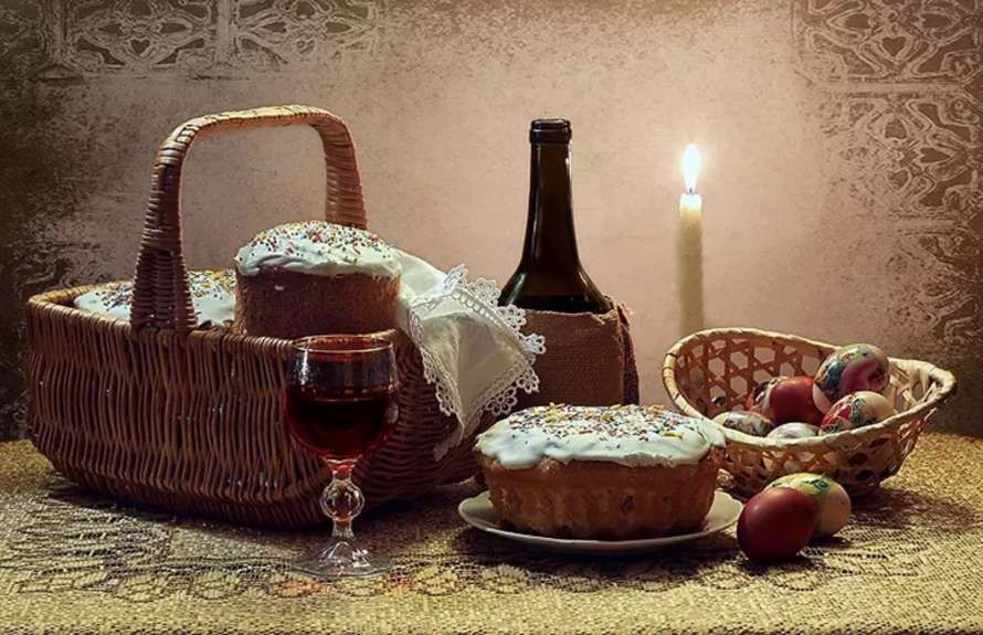 У церкві причащаються кагором, вдома можна пити будь-яке червоне вино. У церкві причащаються кагором, вдома можна пити будь-яке червоне вино.