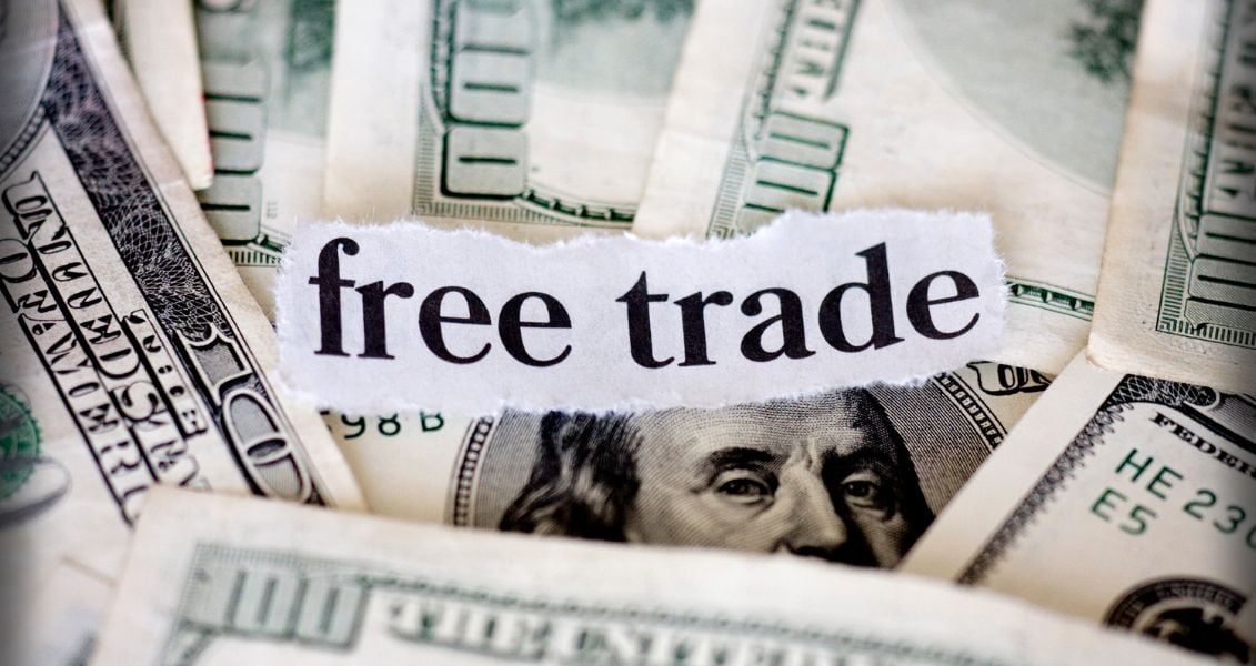 В День свободной торговли организуются мероприятия, чтобы популяризировать преимущества свободной торговли и повысить осведомленность о проблемах и барьерах, с которыми сталкивается бизнес в международной торговле