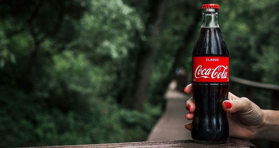 Спрос на "Coca-Cola" не падает, несмотря на то, что врачи и диетологи не одобряют ее употребление