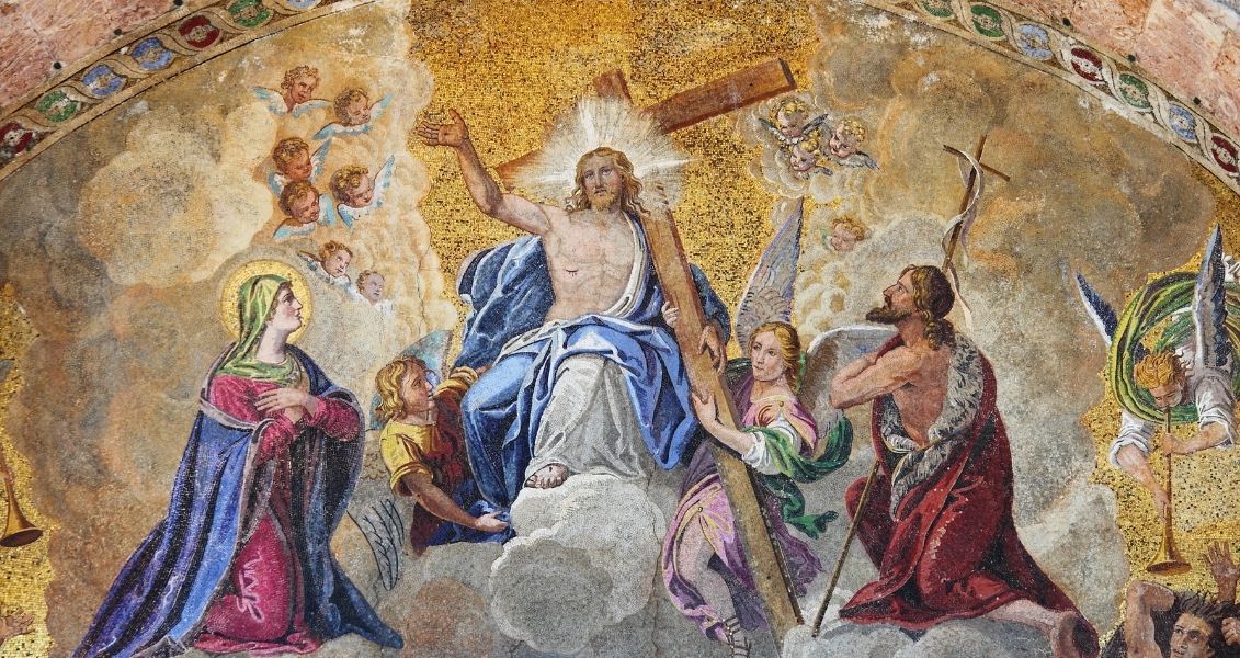 Сегодня на Антипасхе проходит много свадеб, ведь по поверьям такая дата обещает семейное счастье