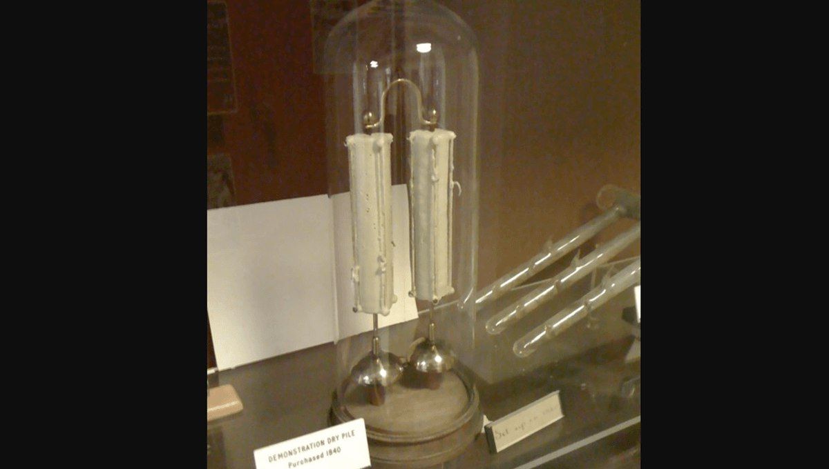 Батарейки дзвінка нагадують свічки Батарейки дзвінка нагадують свічки