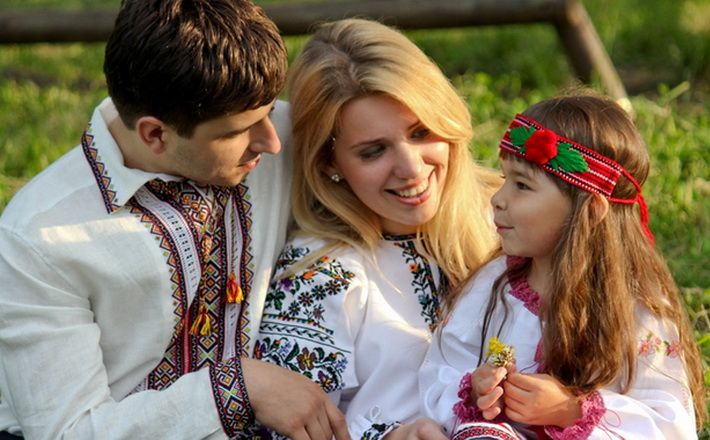 Для украинцев вышиванка - не только красивая и стильная вещь в гардеробе, но и символ национальной свободы