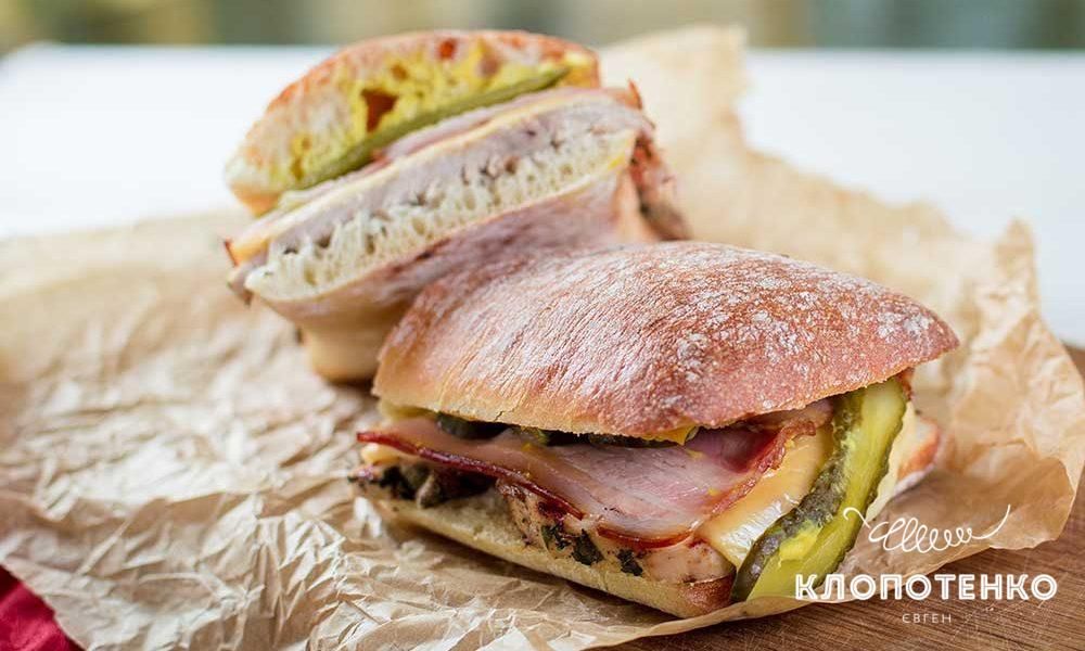 С атакующим рецептом готовит кубинский сэндвич известный в Украине шеф-повар Евгений Клопотенко. С атакующим рецептом готовит кубинский сэндвич известный в Украине шеф-повар Евгений Клопотенко.
