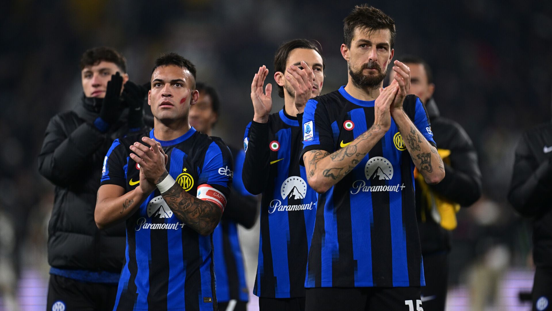 Овації можуть бути не тільки глядацькими. Овації можуть бути не тільки глядацькими.