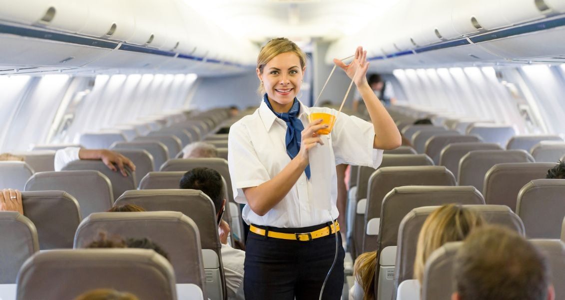 У Міжнародний день бортпровідника авіакомпанії та пасажири вітають та висловлюють подяку бортпровідникам