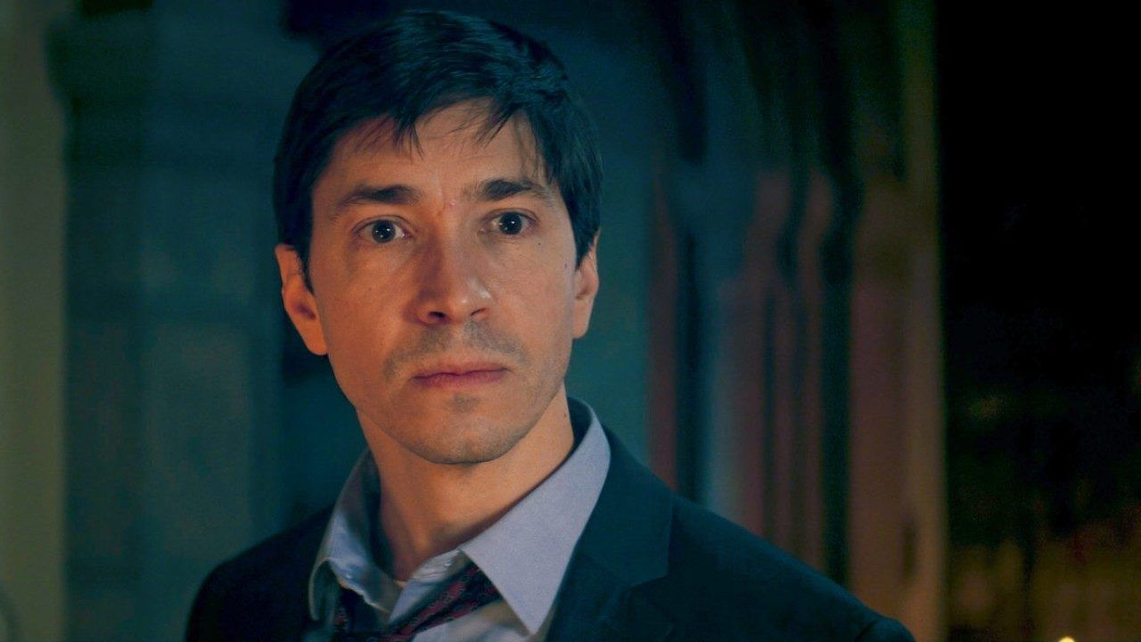 Джастін Лонг Джастін Лонг