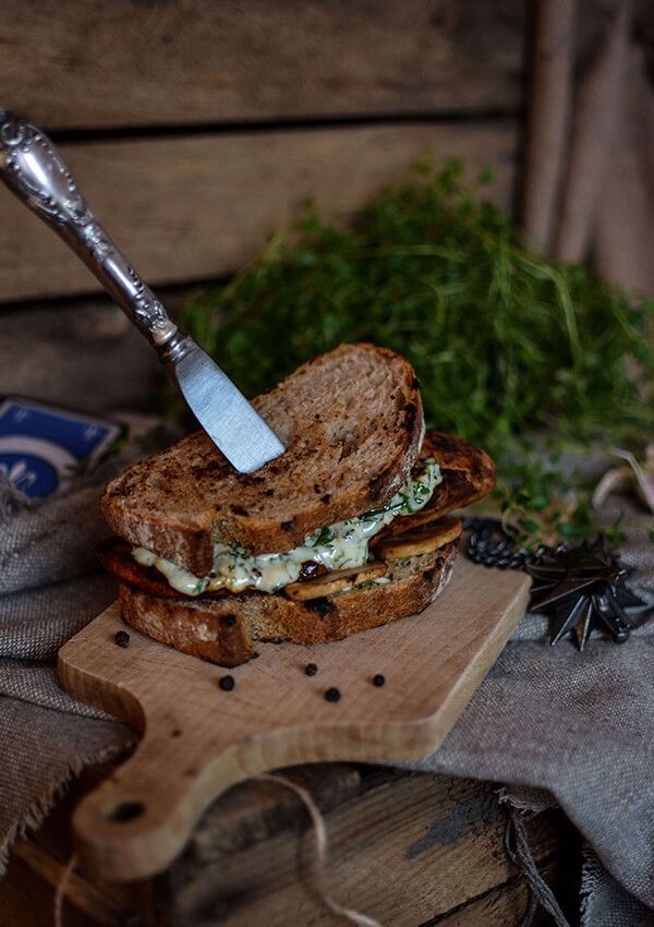 Певні, ви ніколи ще не їли настільки смачного сендвіча! Певні, ви ніколи ще не їли настільки смачного сендвіча!