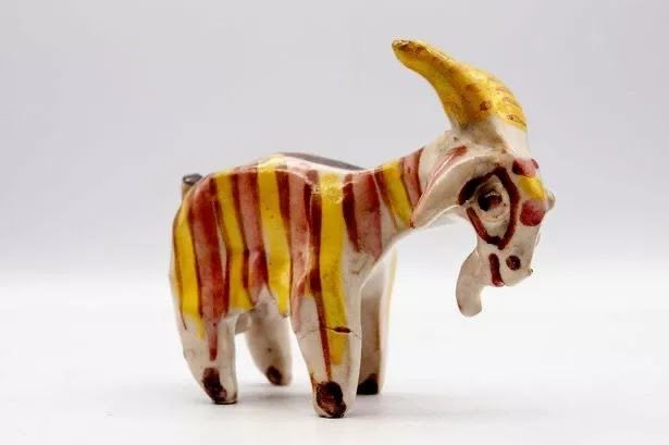 Паттен, який сьогодні проживає в Канаді і до Великої Британії спеціально прилетів, щоб виставити ексклюзивний твір, заявив, що все своє життя «дорожив» подарунком короля Карла