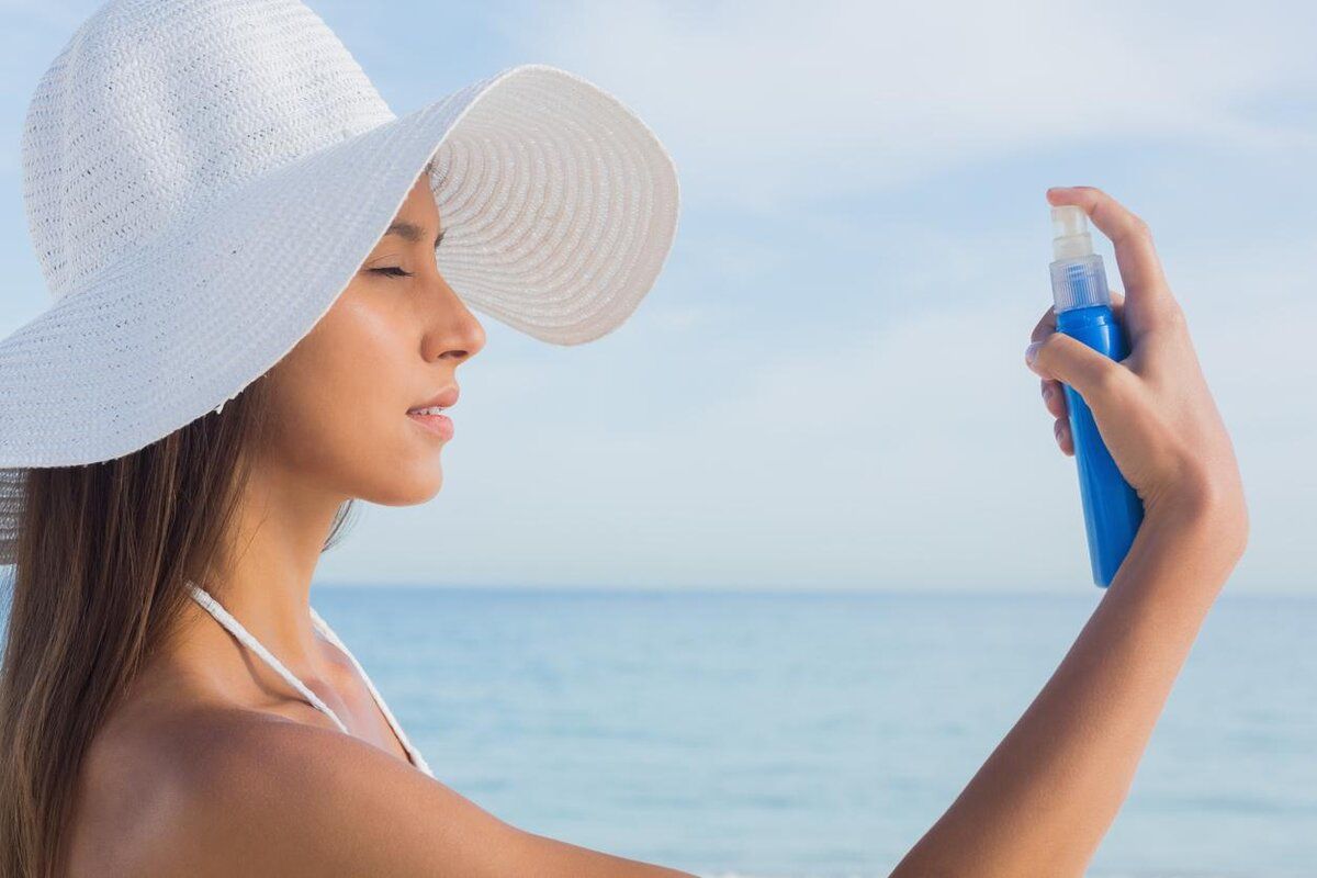 Для защиты годится и спрей, главное - правильный уровень SPF. Для защиты годится и спрей, главное - правильный уровень SPF.