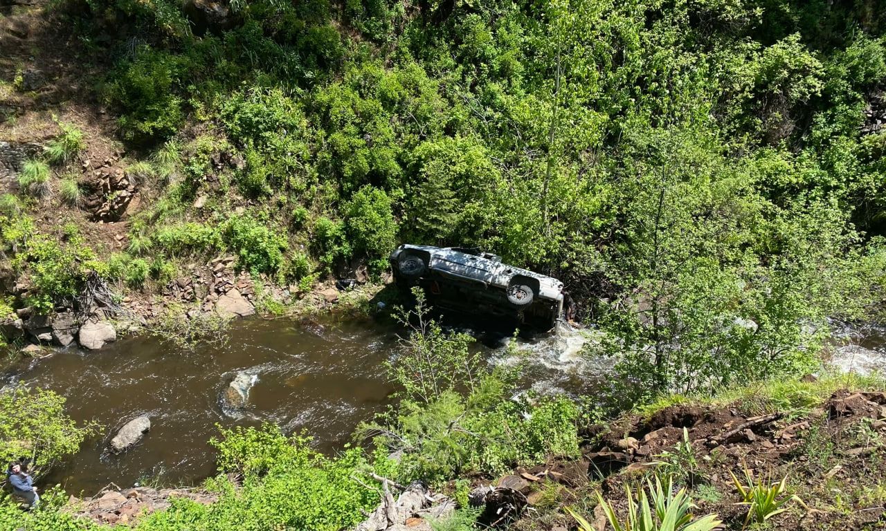 Пикап Брендона Гаррета на дне оврага в округе Бейкер, штат Орегон, 3 июня 2024 года. Фотография: офис шерифа округа Бейкер Пикап Брендона Гаррета на дне оврага в округе Бейкер, штат Орегон, 3 июня 2024 года. Фотография: офис шерифа округа Бейкер