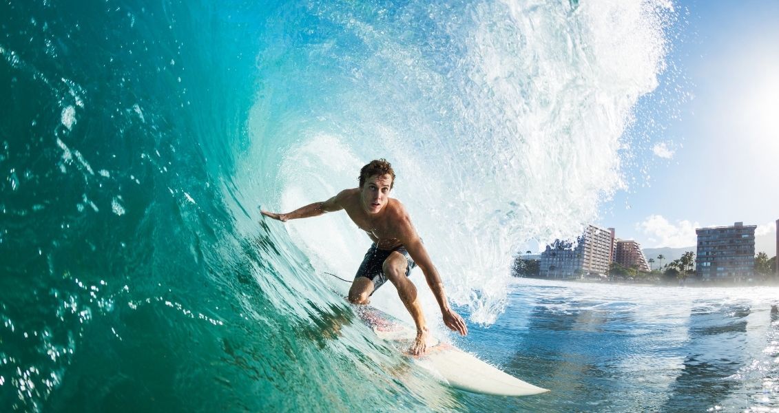 До свята організовують як розважальні пляжні заходи, так і екологічні - задля покращення стану навколишнього середовища До свята організовують як розважальні пляжні заходи, так і екологічні - задля покращення стану навколишнього середовища