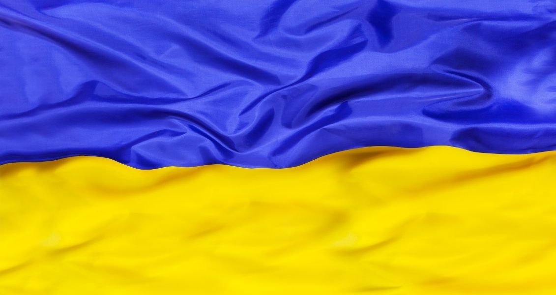 23 червня влада України офіційно вітає державних службовців грамотами, преміями, подарунками тощо