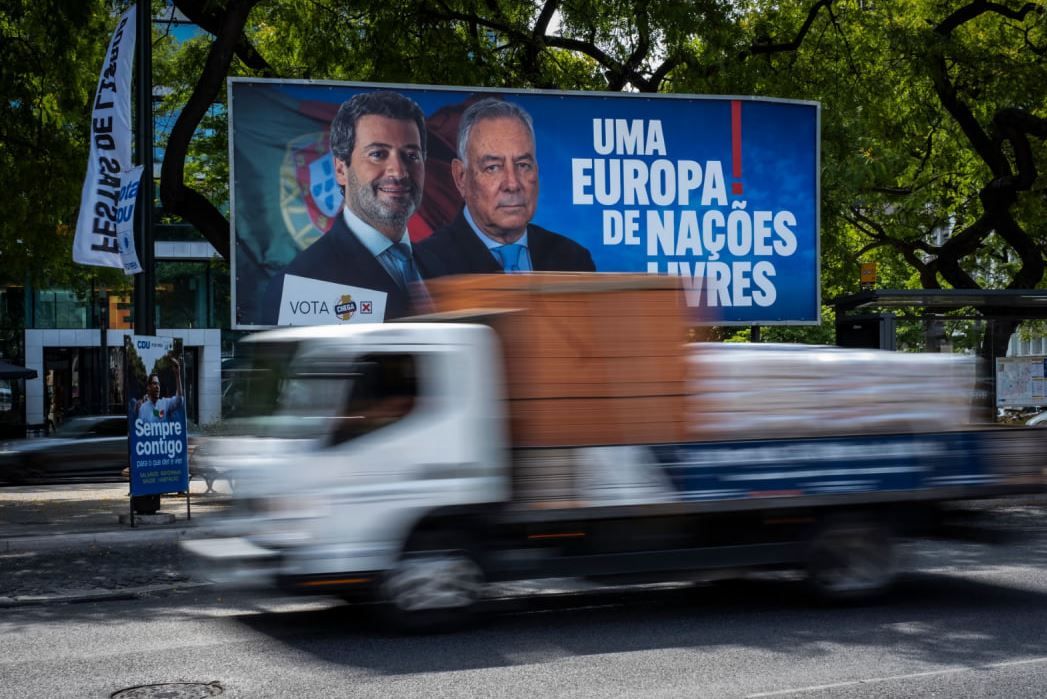 Термін ультраправі використовують як узагальнюючий. 