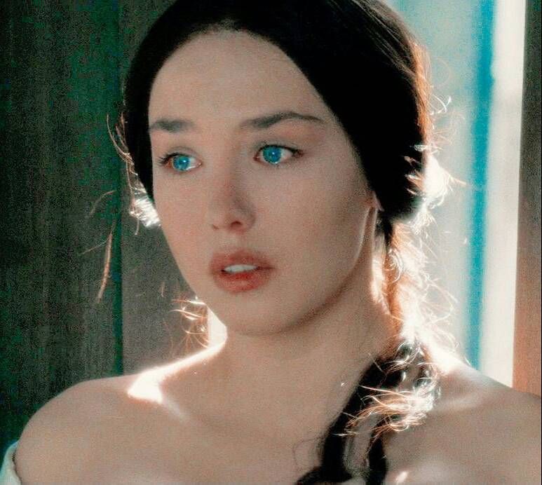 Изабель Ясмин Аджани