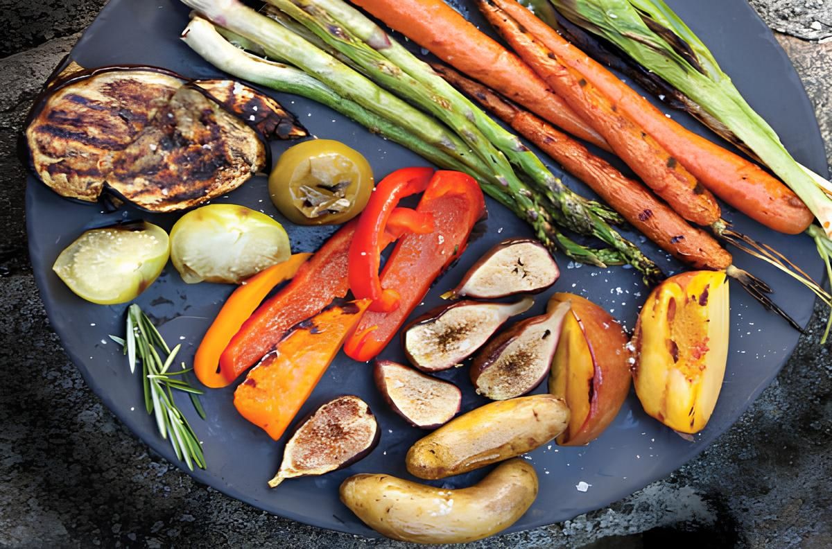 Для запікання на відкритому вогні обирайте найбільш соковиті овочі! Для запікання на відкритому вогні обирайте найбільш соковиті овочі!