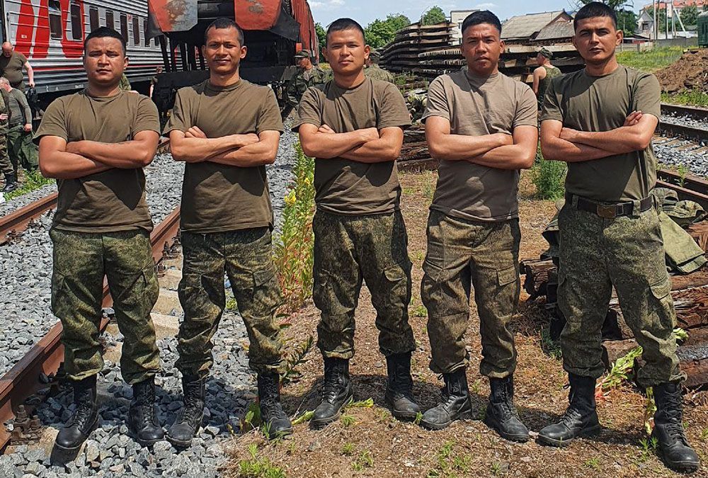 Российскую агрессию против Украины поддержали около 15 тысяч непальских "заробітчан". Российскую агрессию против Украины поддержали около 15 тысяч непальских "заробітчан".