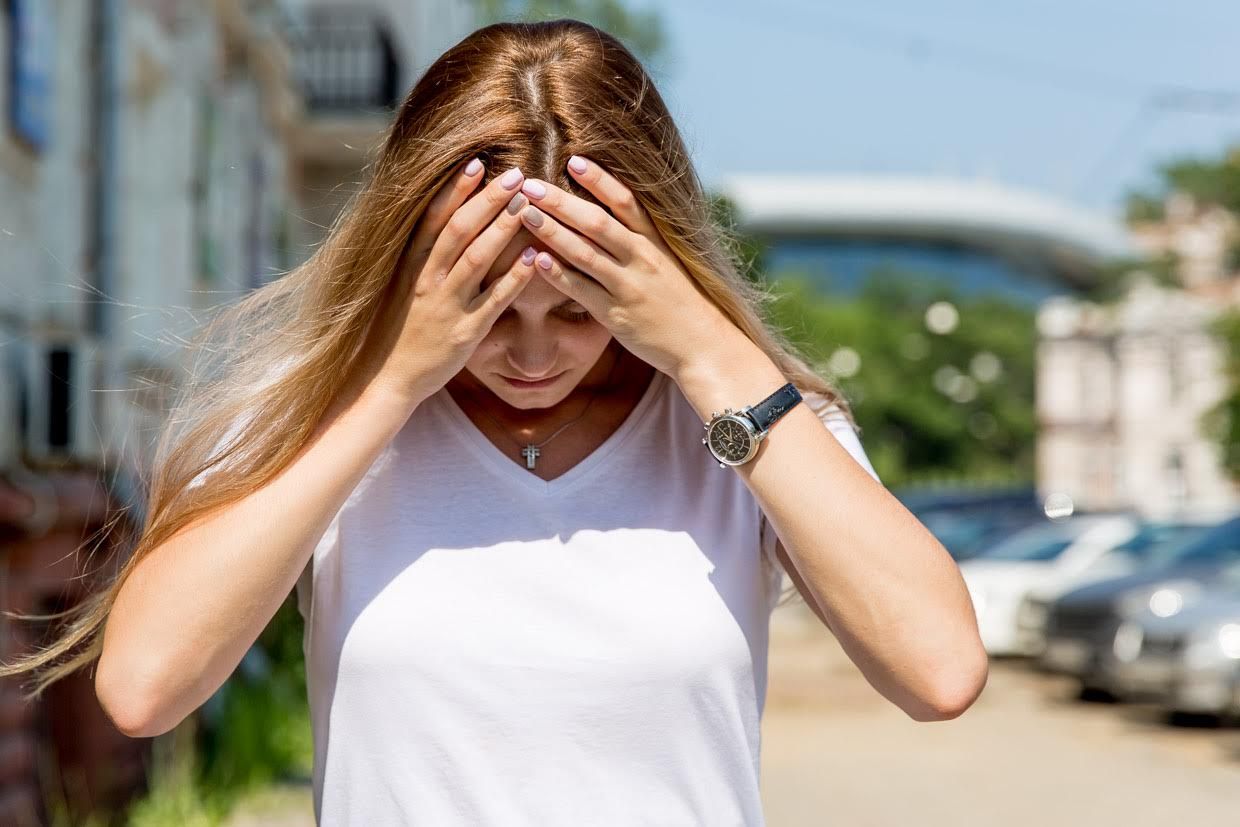 Теплове виснаження зі звичайним запамороченням швидко трансформується в тепловий удар. Теплове виснаження зі звичайним запамороченням швидко трансформується в тепловий удар.