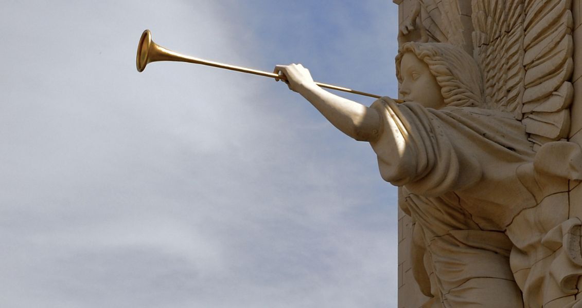 Основна мета цього дня - привернути увагу до цієї професії та визнати життєво важливий внесок міських дзвонарів або глашатаїв у суспільстві.