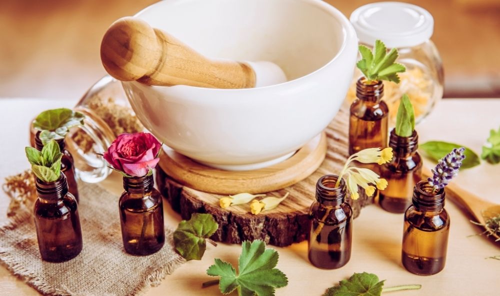 Ефірні олії потрібно розводити з базовими. Ефірні олії потрібно розводити з базовими.