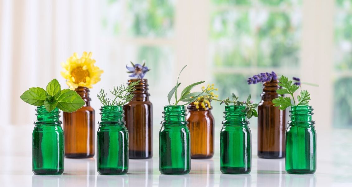 Цей ароматний день слугує визнанням численних переваг, які ефірні олії принесли людині. Більше того, ефірні олії не можуть бути запатентовані