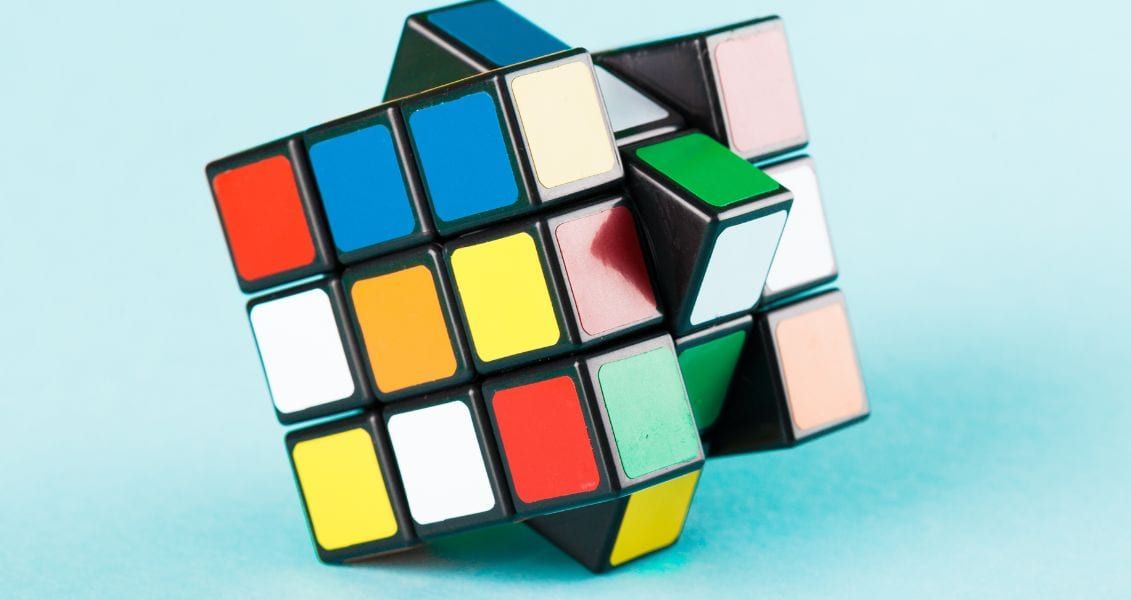 Тож у цей особливий день візьміть у свої руки кубик Рубіка, покрутіть його та насолоджуйтеся хвилюванням і задоволенням, які він приносить