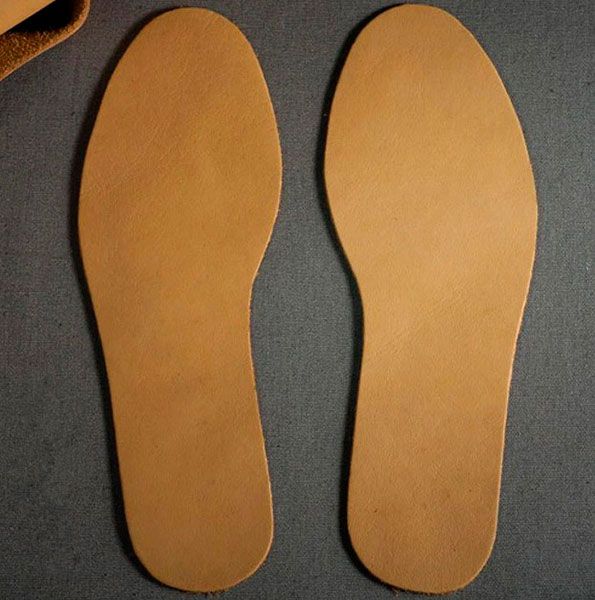 Сегодня при изготовлении этой обязательной детали обуви используют кожу, дермантин, спецкартон, натуральный или искусственный войлок