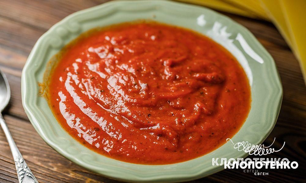 Цей соус готується з томатної м'якоті зі спеціями на оивковій олії. Цей соус готується з томатної м'якоті зі спеціями на оивковій олії.