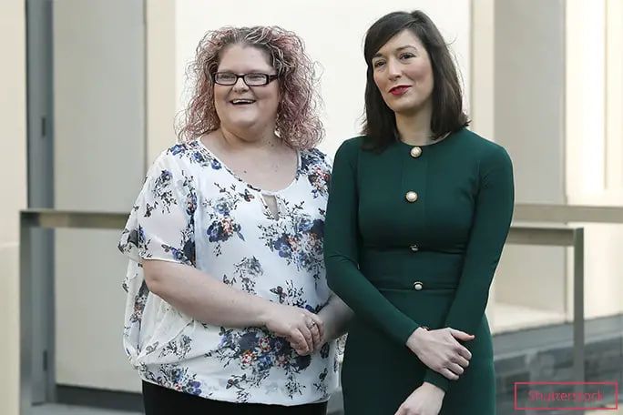 Луиза с первым в Испании ребенком из пробирки Викторией Анной Переа Луиза с первым в Испании ребенком из пробирки Викторией Анной Переа