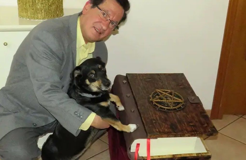 Микеле со своей собакой Майей