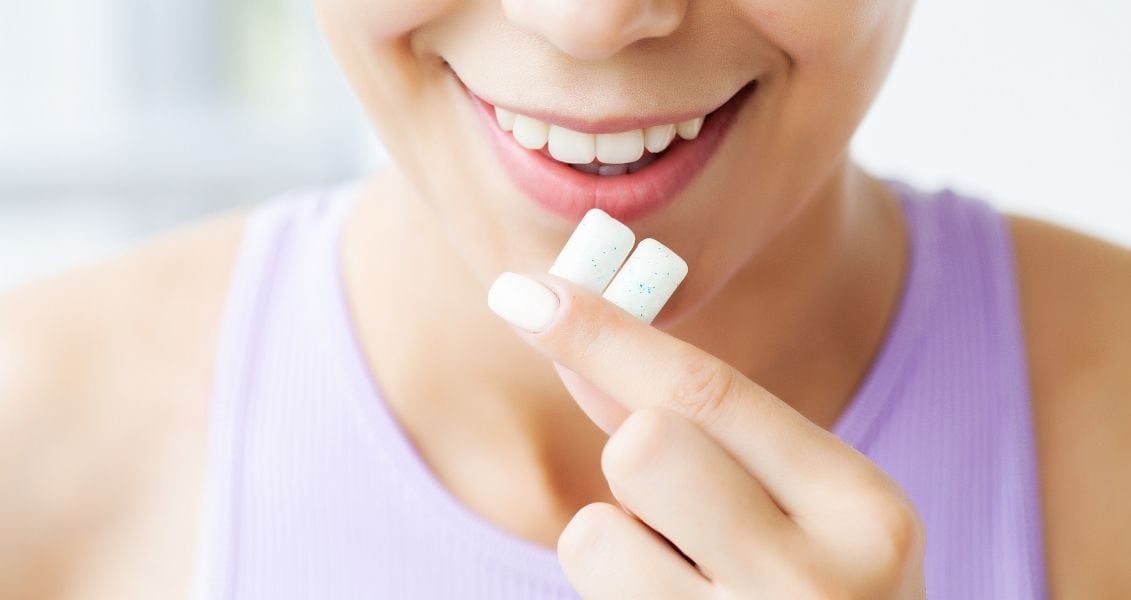 Около 50-65% населения страдают проблемой неприятного запаха изо рта