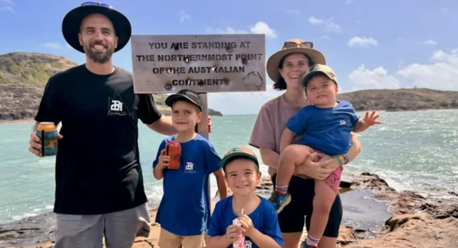 В Австралії крокодил вбив молодого багатодітного батька, коли той гуляв з сім'єю 1