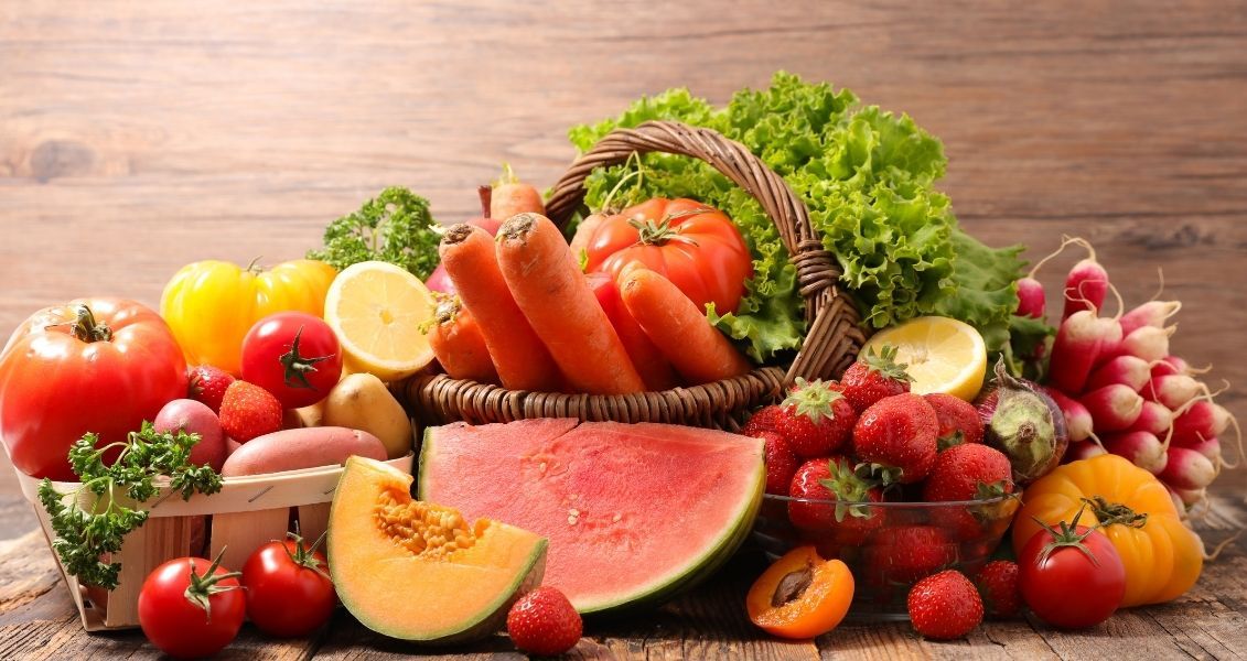 В этот пост, как и другие православные, важно обратить внимание не только на телесные ограничения (употребление разрешенных для постирования продуктов), но и на духовное состояние. Во время поста нужно молиться, не прибегать к громким празднованиям и развлечение