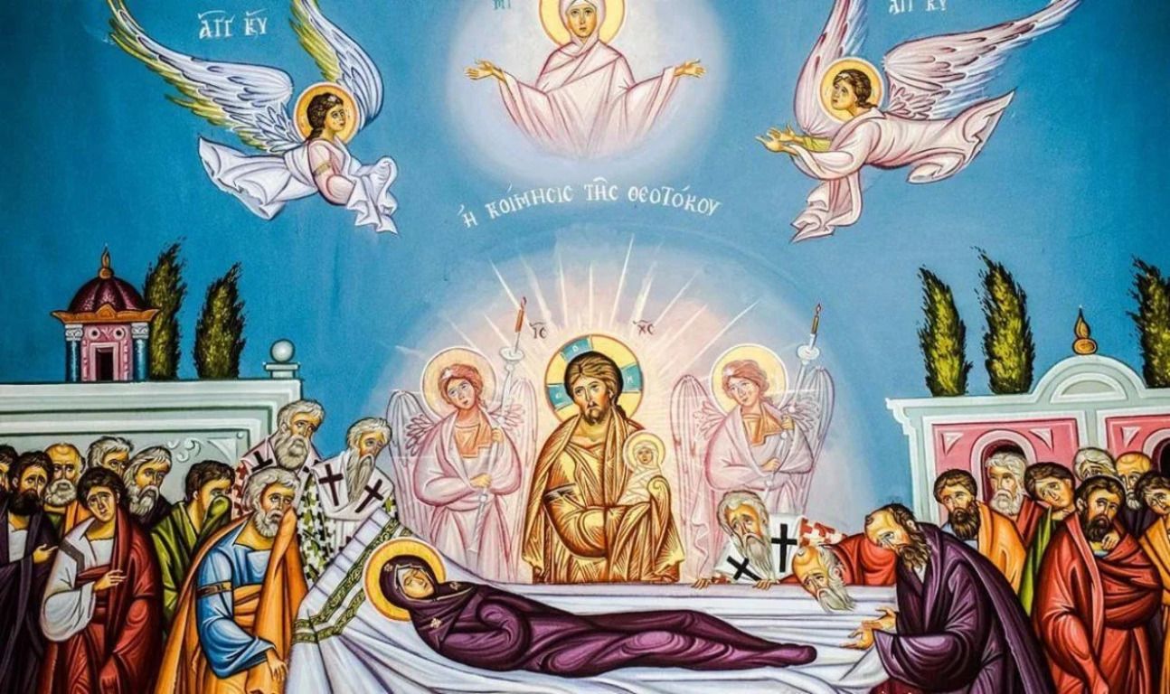 По народной традиции, 15 августа люди собирают урожай овощей и фруктов и производят заготовки на зиму