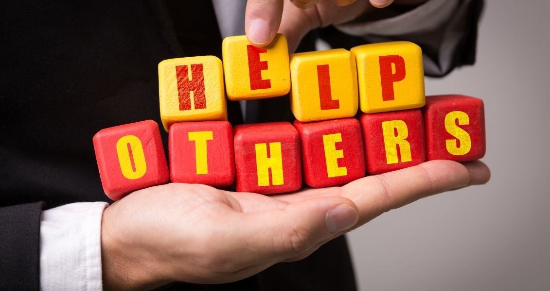 Главная цель Всемирного дня гуманитарной помощи – подчеркнуть необходимость сотрудничества государств во время вооруженных конфликтов, природных катаклизмов, глобальных катастроф Главная цель Всемирного дня гуманитарной помощи – подчеркнуть необходимость сотрудничества государств во время вооруженных конфликтов, природных катаклизмов, глобальных катастроф