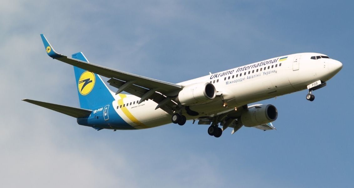 Літаки спроектовано так, що удар блискавки не виводить їх із ладу Літаки спроектовано так, що удар блискавки не виводить їх із ладу