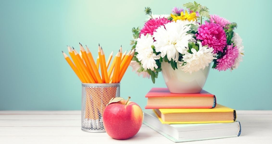 Человеческие знания бывают четырех типов — обыденные, то есть приобретенные в результате повседневного опыта и практической деятельности; научные, то есть основанные на объективных законах природы и общества; философские, рациональные, однако не сугубо научные; и художественные, основанные на эстетическом восприятии мира Человеческие знания бывают четырех типов — обыденные, то есть приобретенные в результате повседневного опыта и практической деятельности; научные, то есть основанные на объективных законах природы и общества; философские, рациональные, однако не сугубо научные; и художественные, основанные на эстетическом восприятии мира