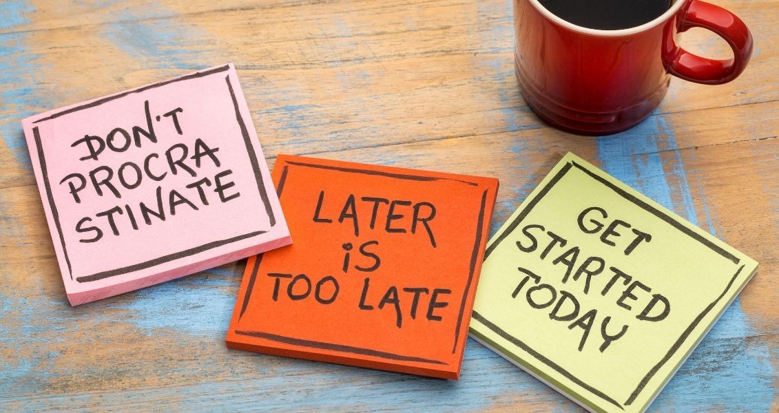 Деякі люди не сприймають звичку зволікати як серйозну проблему, тому День боротьби з прокрастинацією покликаний підвищити нашу обізнаність щодо цього явища і переконати в його шкідливому впливі Деякі люди не сприймають звичку зволікати як серйозну проблему, тому День боротьби з прокрастинацією покликаний підвищити нашу обізнаність щодо цього явища і переконати в його шкідливому впливі