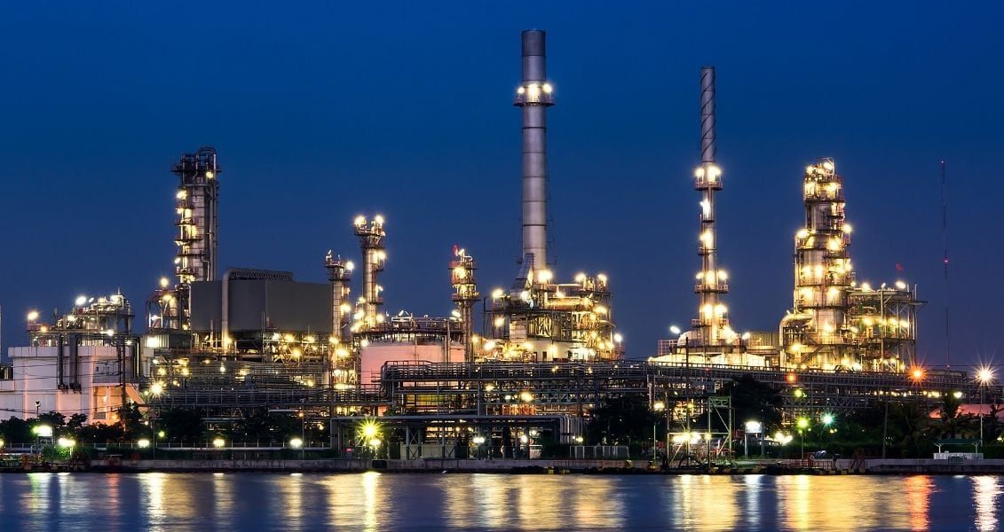 Люди, которые заняты в этих сферах промышленности, каждый день своим трудом вносят вклад в развитие экономики страны Люди, которые заняты в этих сферах промышленности, каждый день своим трудом вносят вклад в развитие экономики страны