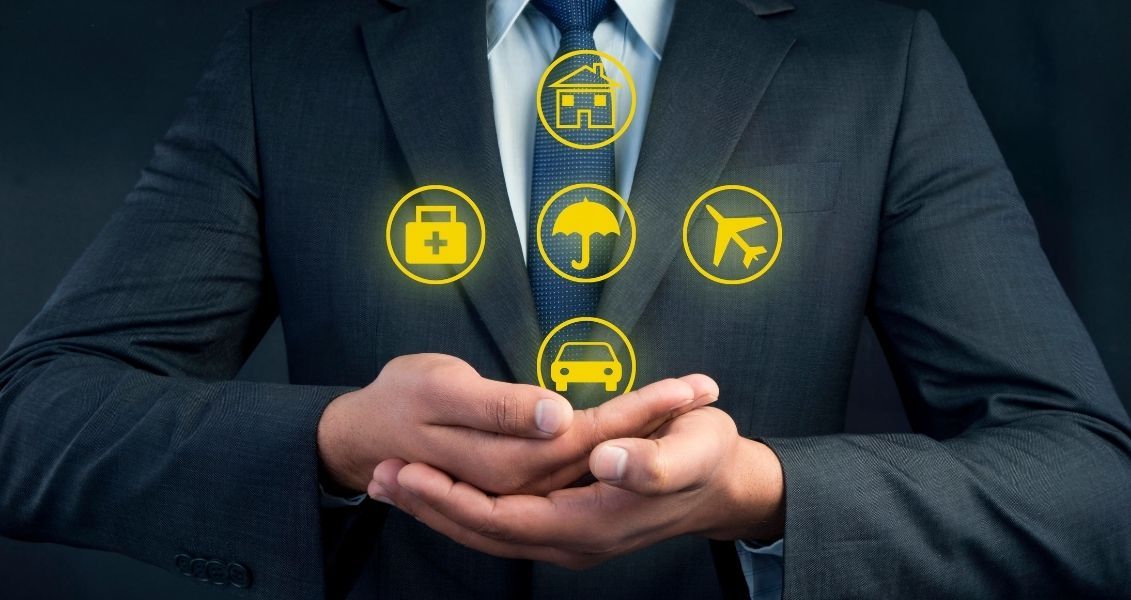 На сьогоднішній день, Проектом Указу Президента України "Про День працівника страхового ринку" передбачається що офіційне професійне свято страховиків - День працівників страхового ринку - відзначатиметься офіційно 17 вересня