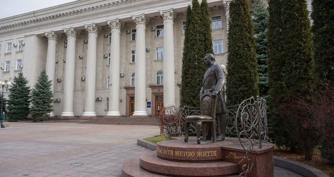 Саме в цьому місті вперше в історії України було показано театральну виставу. Це була "Наталка Полтавка", поставлена Марком Кропивницьким