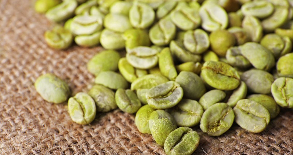 Зелені кавові зерна можна заварювати як звичайну каву, але смак буде зовсім іншим. Аромат м’якший і більш трав’яний, і йому бракує насичених, обсмажених ноток традиційної кави