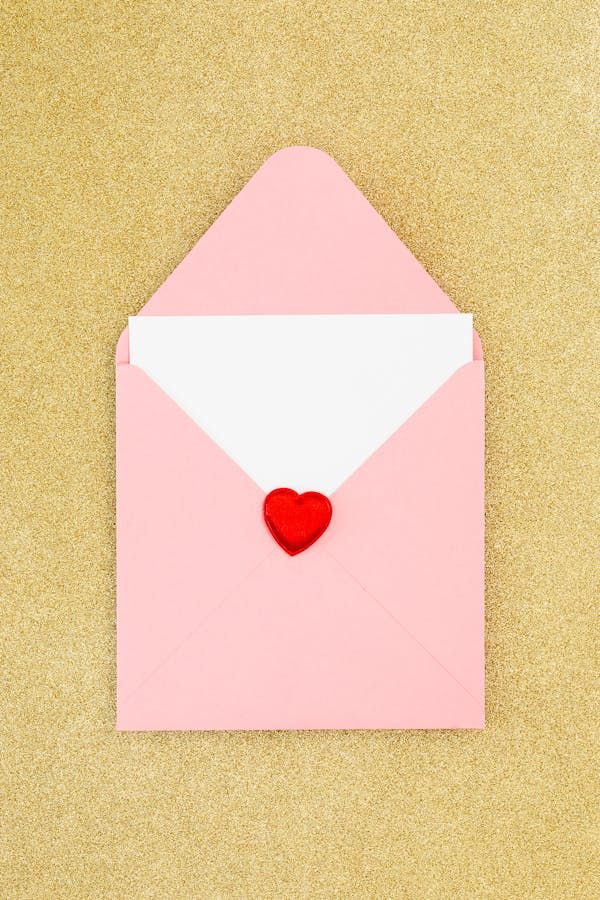 День любовної записки був заснований, щоб заохотити людей висловлювати свою любов за допомогою слів