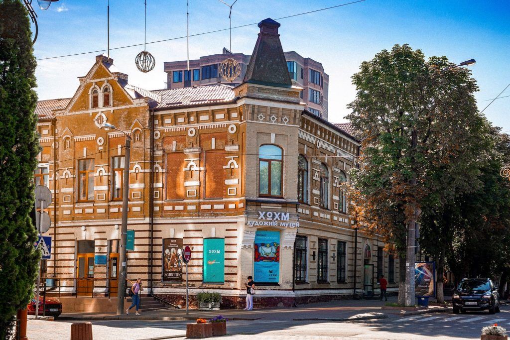 Свою назву місто отримало на честь Богдана Хмельницького, котрий, як не дивно, жодного разу тут не бував