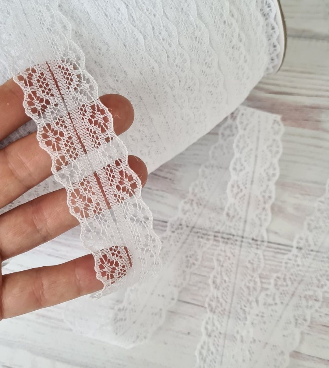 Кожен, хто носив мереживні прикраси, намагався дбати про них, оскільки вони підкреслювали статус господаря