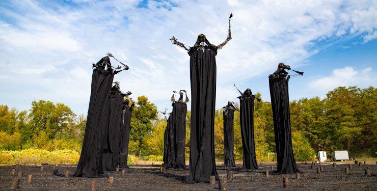 По официальным данным, только за два дня 29 и 30 сентября там погибло около 34 тысяч мирного населения, а за пять дней - почти 150 тысяч