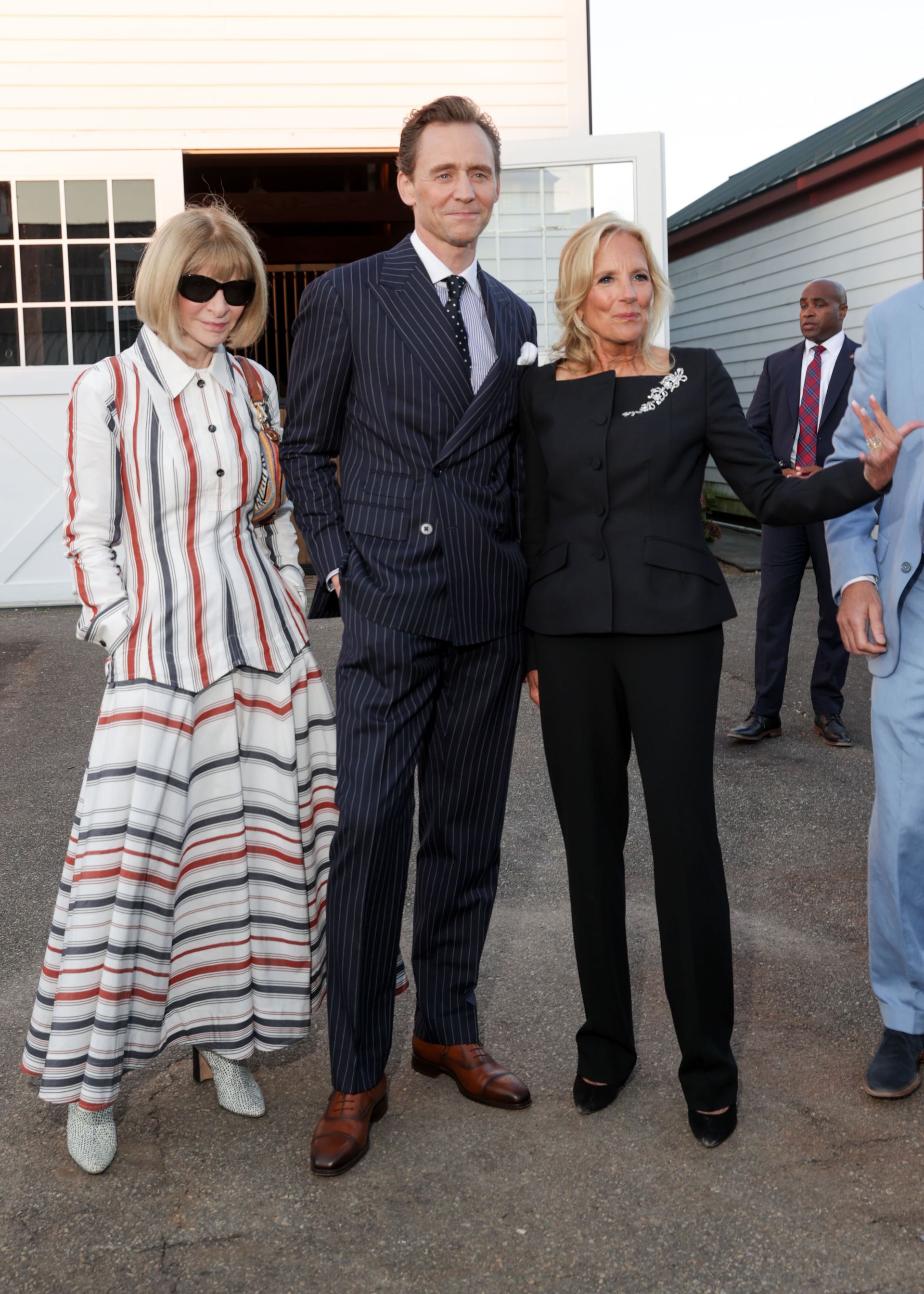 Джилл Байден посетила показ Ralph Lauren SS25 в Нью-Йорке От Dior до Ralph Lauren: что носят первые леди и джентельмены мира, и сколько стоят их наряды 1