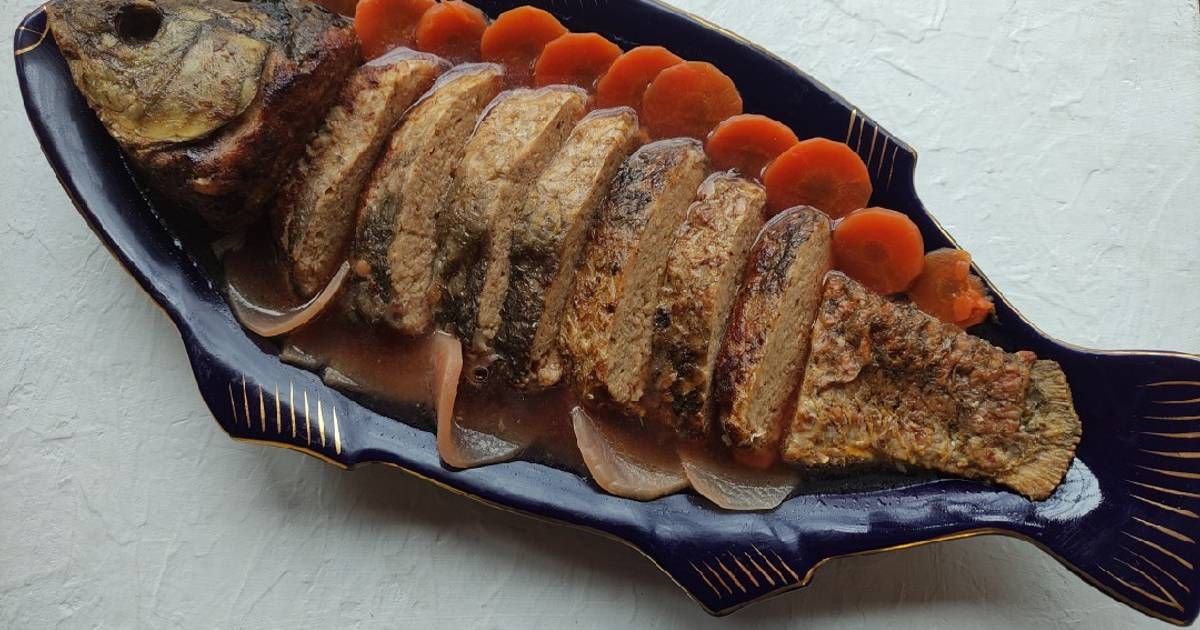 Вычистите из рыбы потроха и закладывайте вместо них фарш! Вычистите из рыбы потроха и закладывайте вместо них фарш!