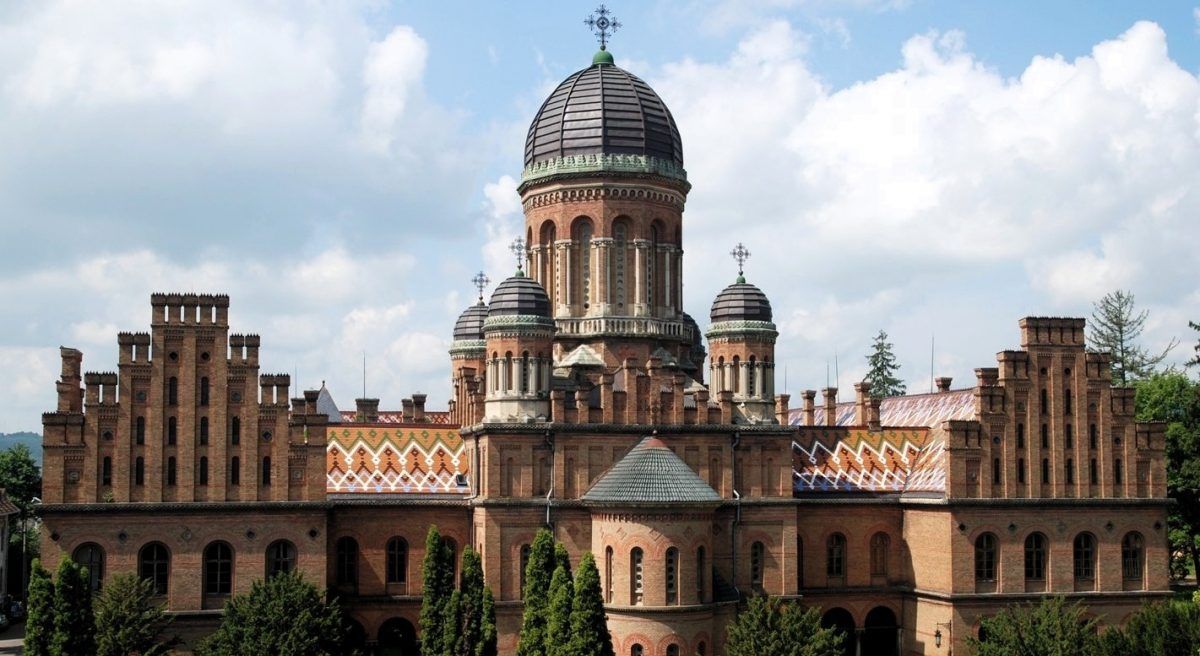 Друга світова війна майже не торкнулася міста – тут збереглася максимальна кількість архітектурних пам’яток