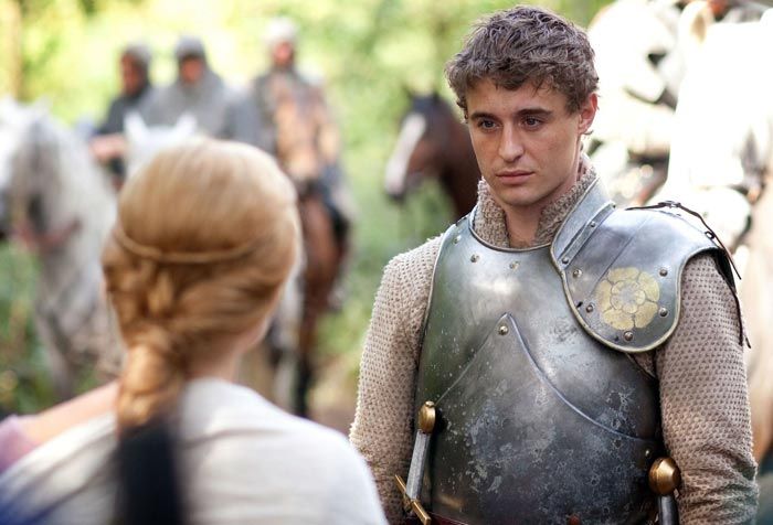 Максиміліан Пол Діармід "Макс" Айронс